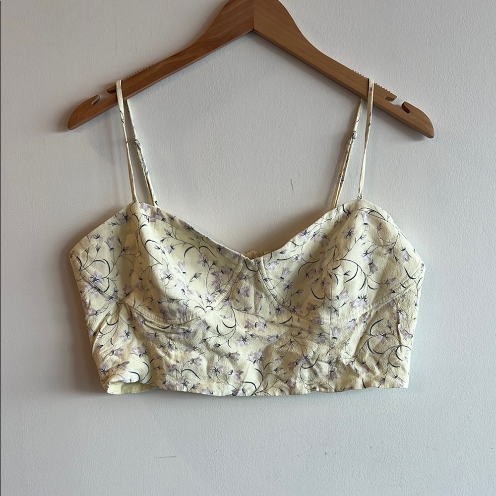 Aritzia Cream Sleeveless Crop Camisole